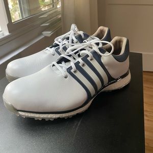 ADIDAS Men’s Tour360 Spikeless Golf Shoes s 10.5